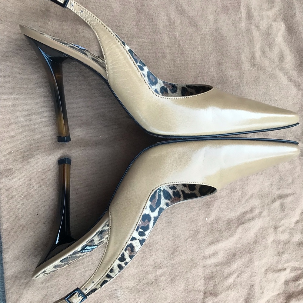 Stuart Weitzman - Picture 6 of 8